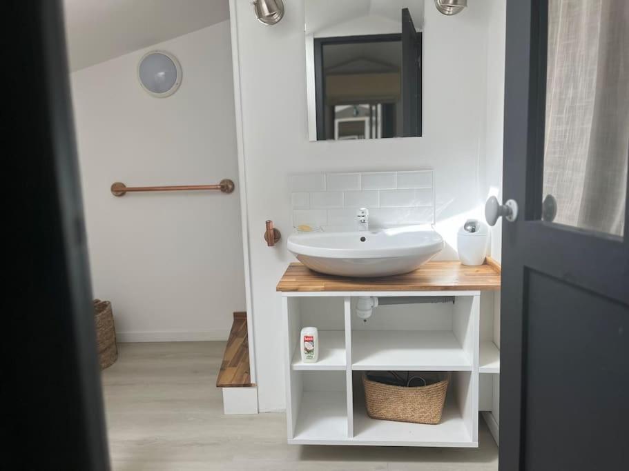 Beau Gite Dans Domaine Viticole & Arboricole Cursan 외부 사진